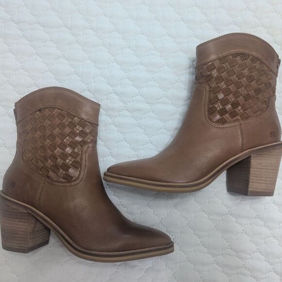 🤠 Lucky Brand Aryleis Western Booties Leather Chunky Heel Size 5.5M Taupe - Picture 7 of 9